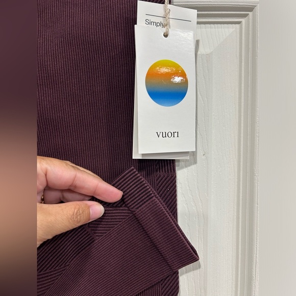 Vuori Women's Large Helix Seamless Legging Maroon NWT 7/8 Length High Rise - Picture 3 of 7